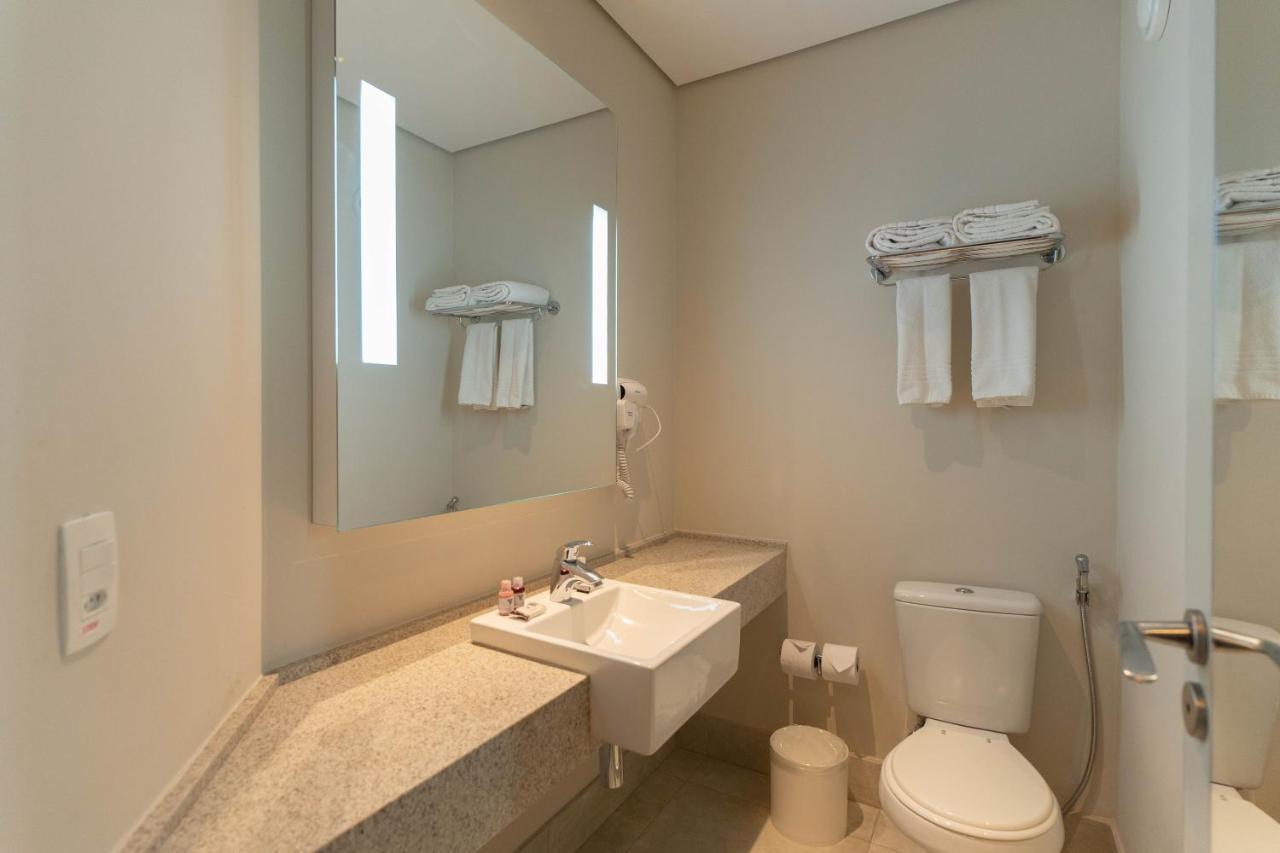 Standard Queen Room,1299522703:JPEG