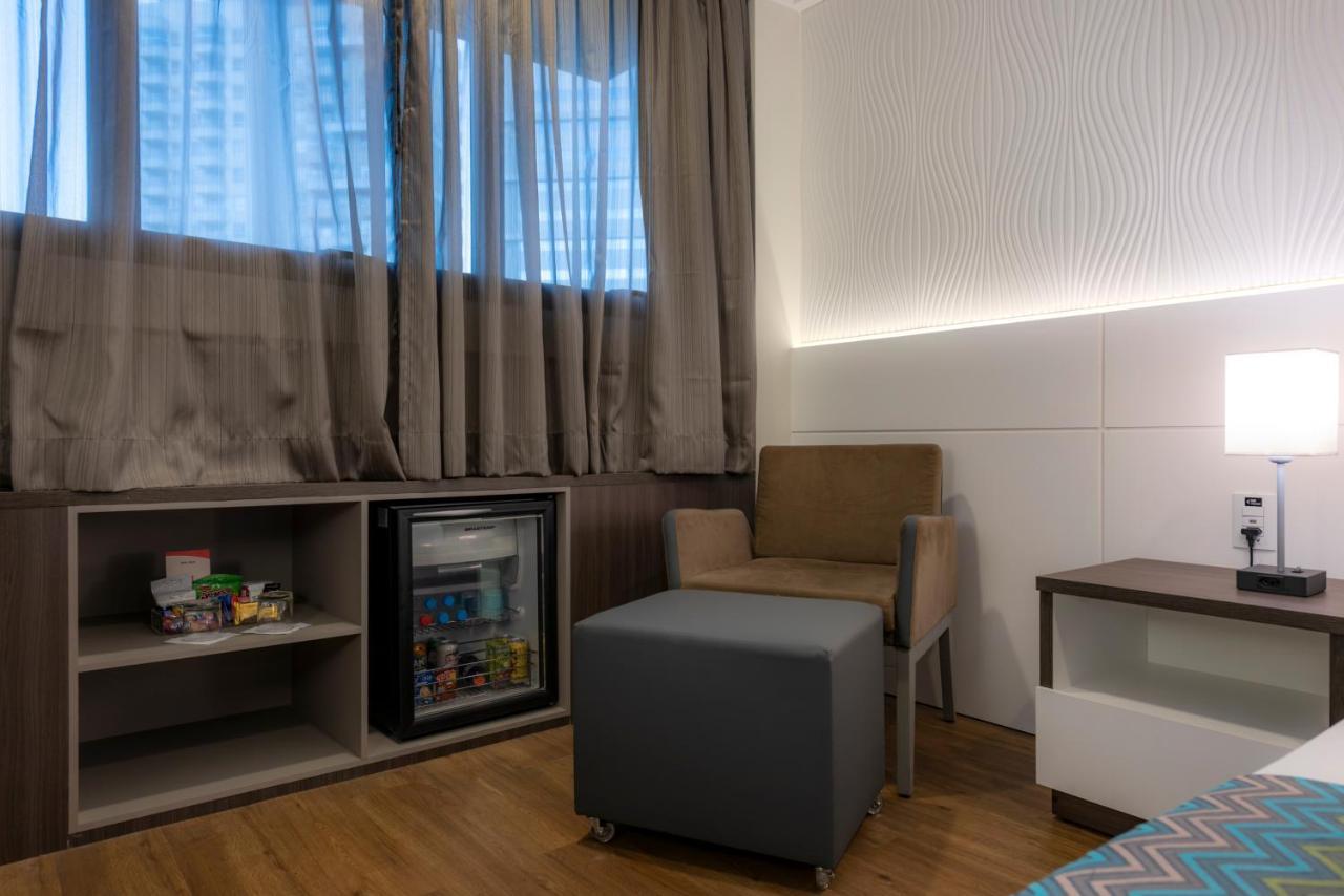 Deluxe King Suite,1400024267:JPEG
