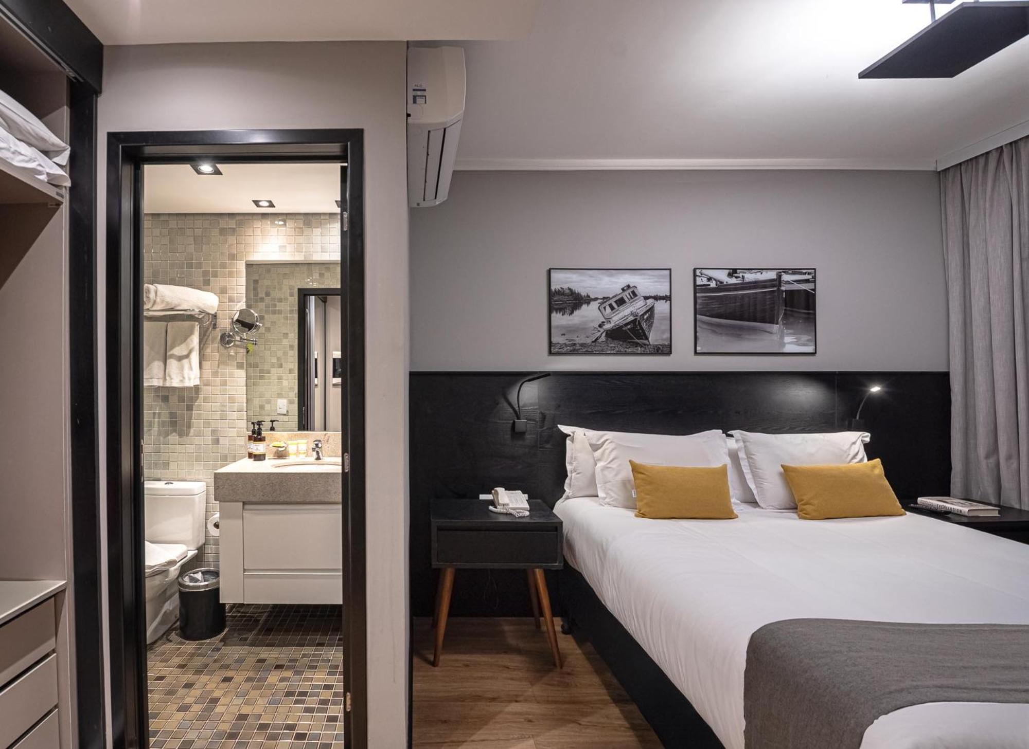 Superior Triple Room Queen-size Bed,1699120180:JPEG